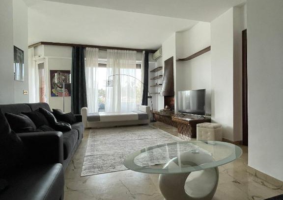 Quartiere XX Ardeatino Apartamento | Eur Centro lux apartment con camino