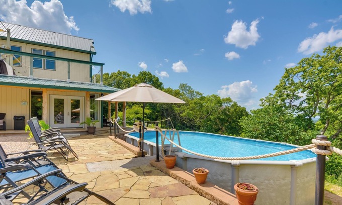 Eureka Springs Casa | Eureka Springs Vacation Rental w/ Pool & Hot Tub!