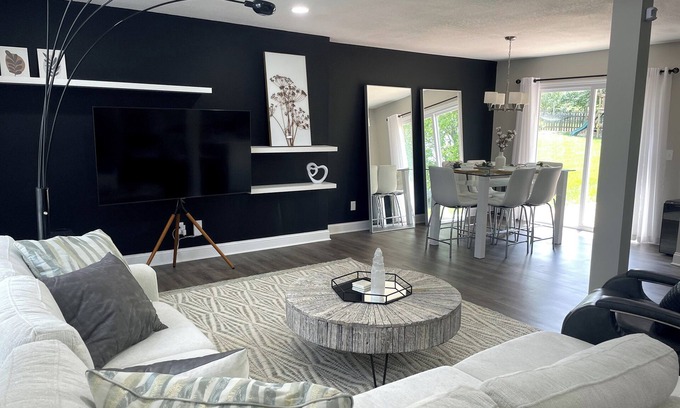 Grandview Casa | Euro 3King-Modern4Bdrm, Sleeps12-5 private spaces