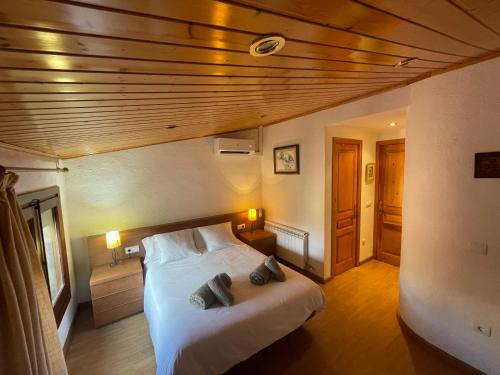 Prades Apartamento | EVA & TRAVEL - CAL MARCEL - Habitacion