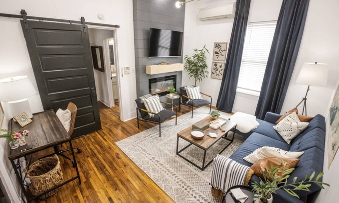 Downtown Casa | Evangeline B in Lafayette