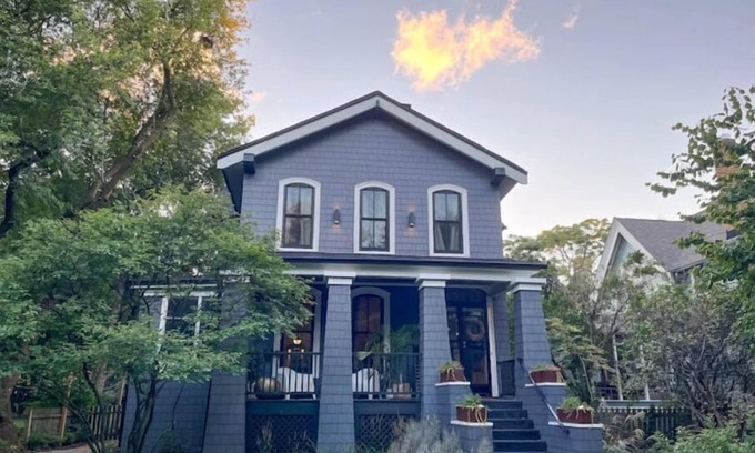 South Evanston Casa | Evanston Historic Italianate - Walk to the Beach, 20 min to downtown Chicago!