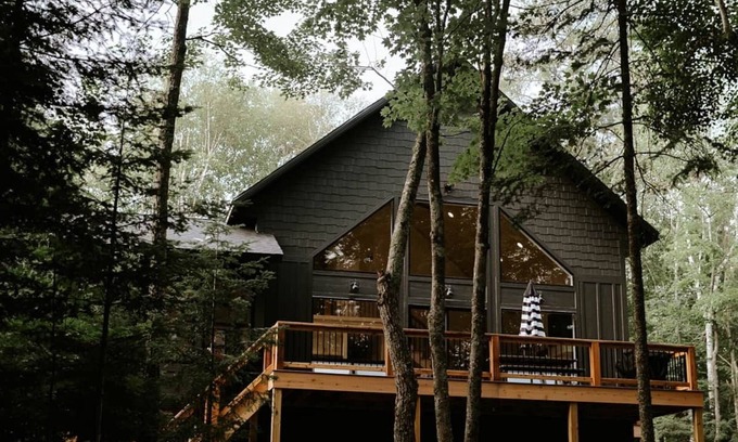Minocqua Casa | Eve and Pine Lake Home, Custom lake home!