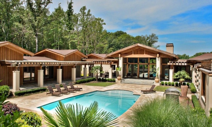 Nicholson Casa | Event Space/ Celebrity Home/ Near Athens and UGA/ Private Lake/ 150 Acres