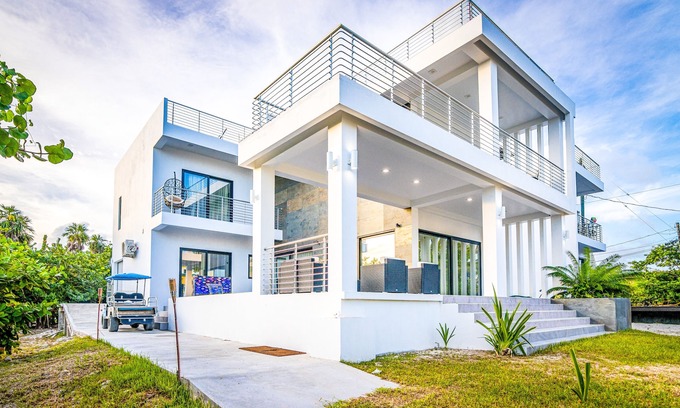 San Pedro Villa | EverBlue Villa