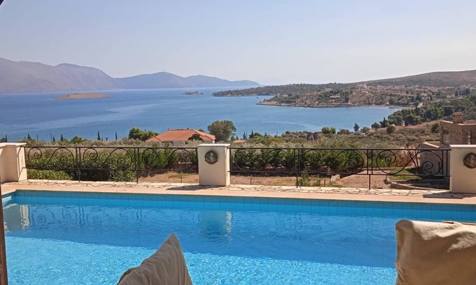 Galaxidi Casa | Everchanging View