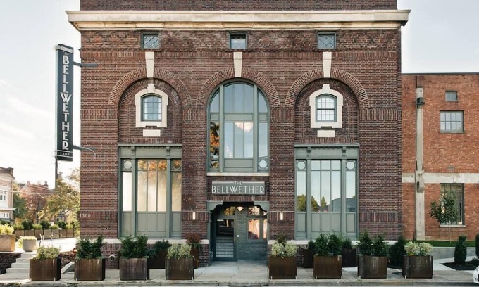 Tyler Park Apartamento | Everett Business Suite 208 at The Bellwether Hotel