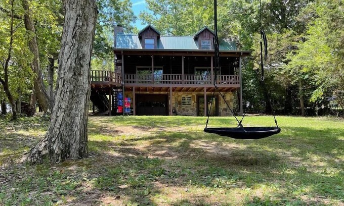 Spring City Casa | Everett Lodge - Cozy Lakefront Retreat