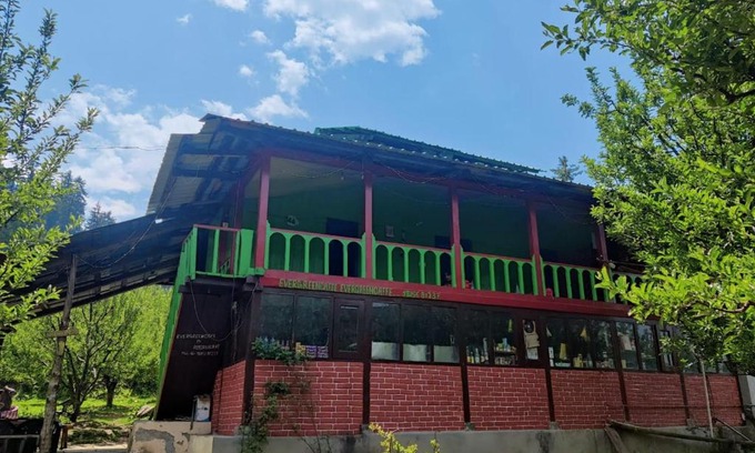 Kasol Casa | Evergreen Café