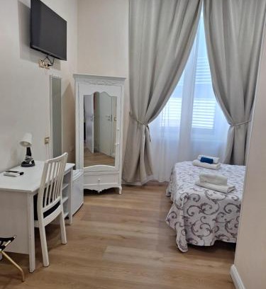 Rione XVIII Castro Pretorio Casa | Evergreen