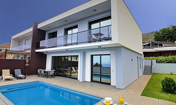 Arco da Calheta Casa | Evoque Villa by LovelyStay