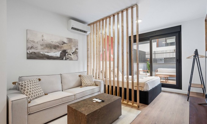 San Sebastián de los Reyes Apartamento | Exclusivo apartamento con terraza privada, piscina, gimnasio y coworking en Madrid