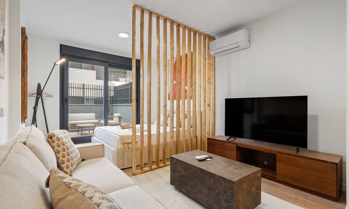 San Sebastián de los Reyes Apartamento | Exclusivo apartamento con terraza privada, piscina, gimnasio y coworking