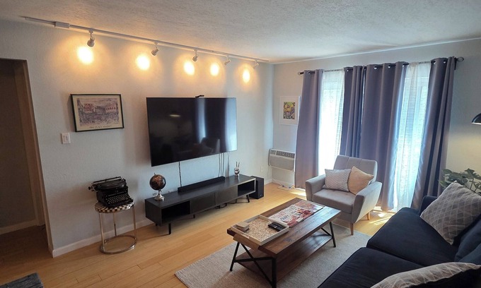 Speer Condominio | Excellent 1-bedroom condo with AC in vibrant Denver's Wash Park Neighborhood