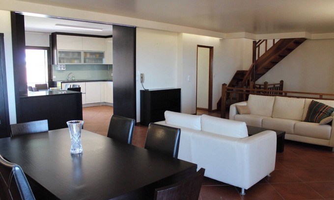 Castelo do Neiva Apartamento | Excellent 4-bedroom apartment located 800m from the beach with sea views.