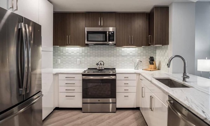 Woodmont Triangle Apartamento | Excellent Downtown location| Bethesda MD | Close to Garret Park | by GLS