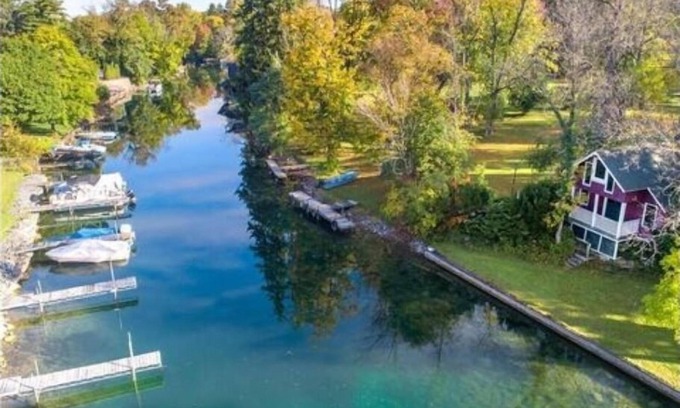 Auburn Casa | Excellent FingerLakes- Owasco lake waterfront vacation home-Kayakers paradise!!