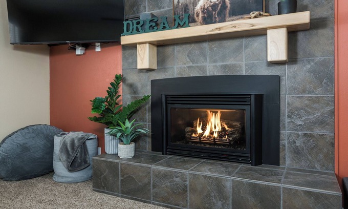 Lava Hot Springs Casa | ¡Viva La Vida es una casa de alquiler de vacaciones de 2 niveles, 4 dormitorios, 2 baños y 2 cocinas!