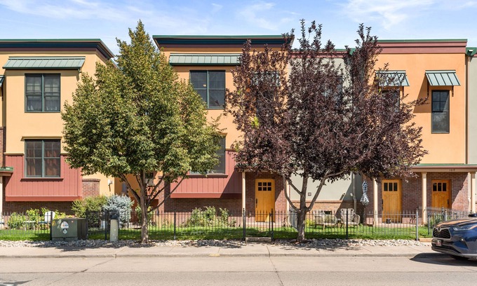 Carbondale Casa | Excellent Location- Downtown Carbondale on Main St.!