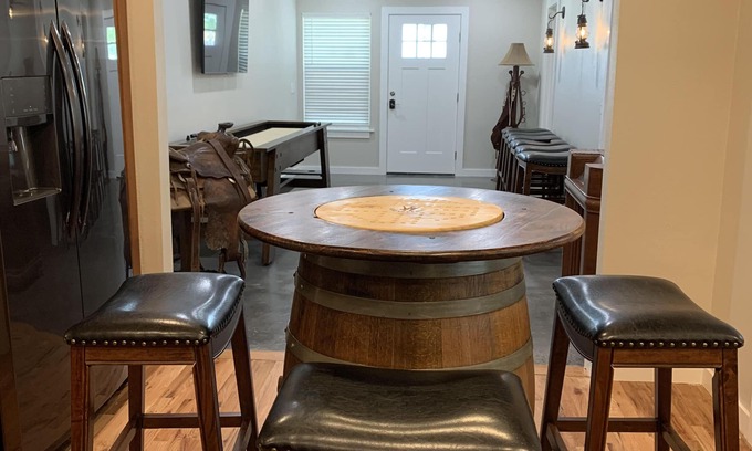 Tulsa Casa | Excellent location right across the street from the Expo Center! – Sleeps 8