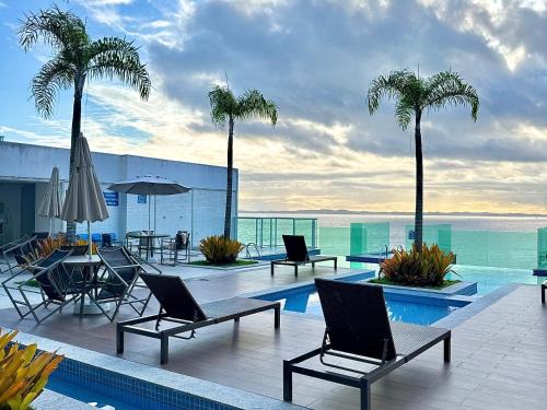 Dois de Julho Apartamento | Excepcional Apartamento Vista Mar -Cloc Por do Sol na praia, frete Mar