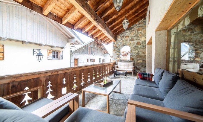 Champagny-en-Vanoise Chalet De Esquí | 🏔️ Exceptional chalet, 350 m² – sleeps 18 – Jacuzzi, sauna & panoramic view
