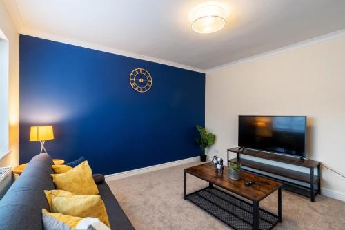 High Hazels Apartamento | Exceptional 3 bed house with homely comforts Close to KFC McDonalds ASDA ALDI and city centre