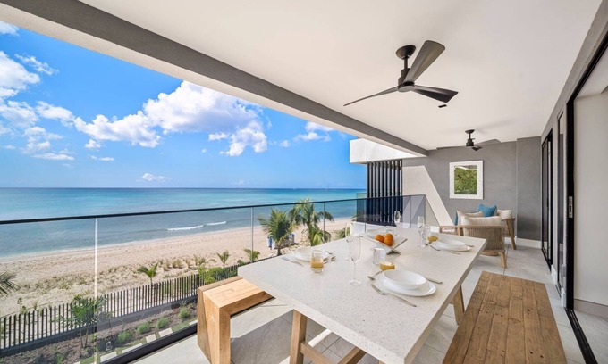 Bridgetown Condominio | Exceptional Beachfront Condo - Allure 301