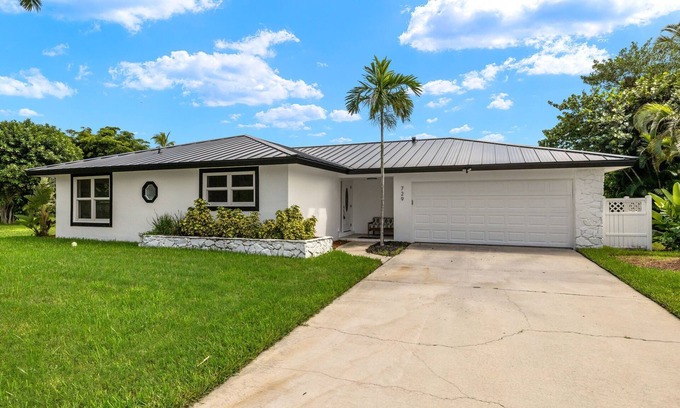 Shell Harbor Casa | Exceptional canal front home, beautiful design, steps to beach!