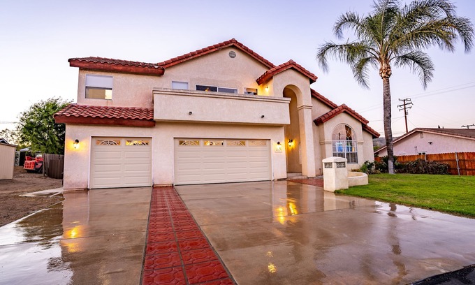 Camarillo Casa | Exceptional Custom Spacious Camarillo Home