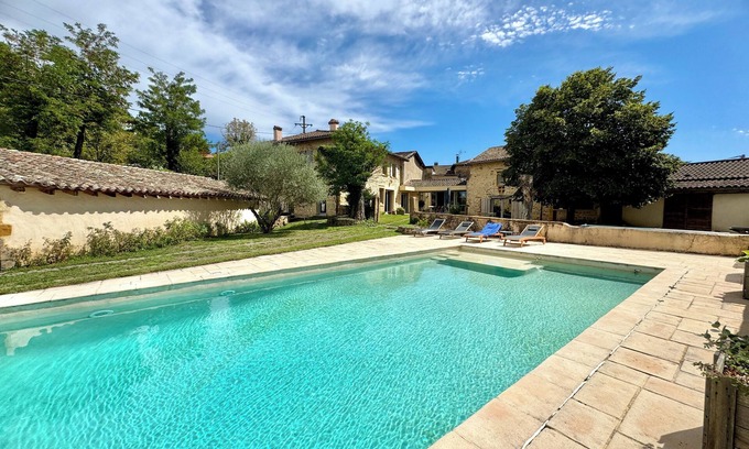 Le Bois-d'Oingt Casa | Exceptional large Beaujolais house with swimming pool