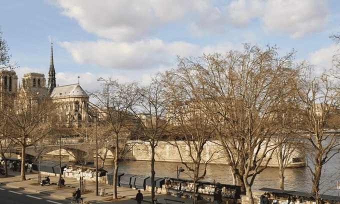 Les Iles Apartamento | EXCEPTIONAL LOCATION & STEPS AWAY FROM ICONIC NOTRE DAME - RUE CHANOINESSE