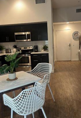 Little Armenia Apartamento | Exceptional Loft FREE Parking and WIFI