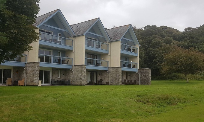 Praze-An-Beeble Apartamento | Exceptional Sleep 6 Country Estate Holiday. Free leisure facilities on-site