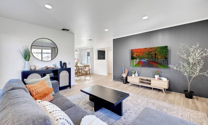 Azusa Casa | Exceptional Tranquil Azusa Retreat