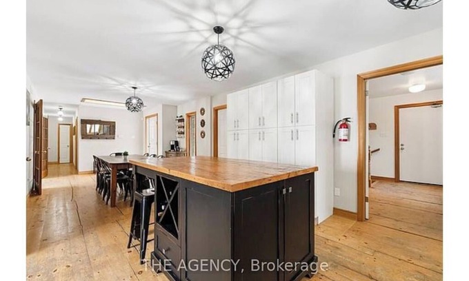 Tiny Casa | Exceptional1,800 sq ft bungalow