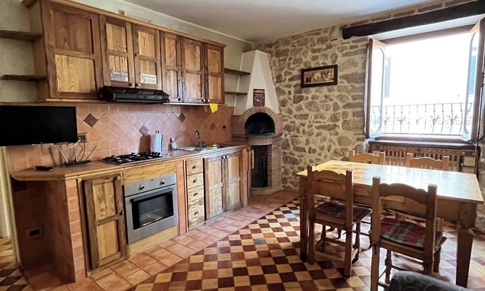 San Polo dei Cavalieri Apartamento | Exclusive apartment: medieval charm and modern comfort