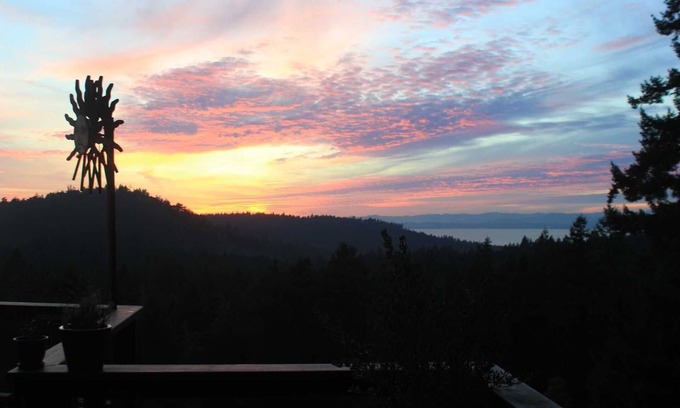 Friday Harbor Casa | ¡Nuevo listado! 10 acres exclusivos sobre Cady Mnt. Vista del océano y la isla de Vancouver