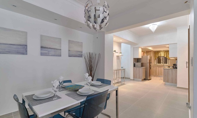 Evaristo Morales Condominio | Exlusivo apart en la Evaristo Morales, Rep Dom