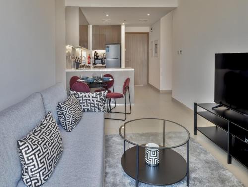 Nad Al Sheba Apartamento | Exclusive 2BR With City View