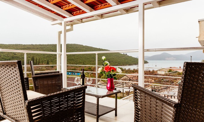 Glavaticici Apartamento | Exclusivo apartamento de 3 dormitorios con vistas al mar en dos niveles con vistas a la bahía de Bigova