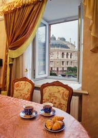 Prymors'kyi district Casa | Exclusive 3 room VIP apartment next to Opera Building in the heart of Odessa