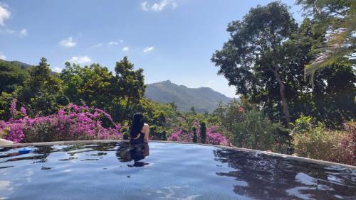 Altos del Maria Apartamento | Exclusive Altos del Maria 2 Bedroom Apartment-Private Pool & Mountain Views