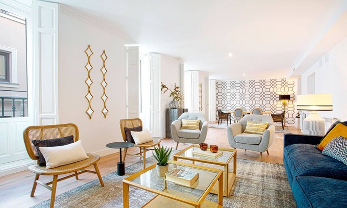 Cortes Apartamento | Exclusive apartment in the best area of Madrid. Madrazo III