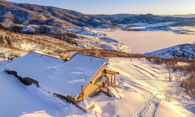 Steamboat Springs Casa | Exclusive Bella Vista Lodge - Private Grotto Hot Tub, Game Room, Slopeside Ski Storage