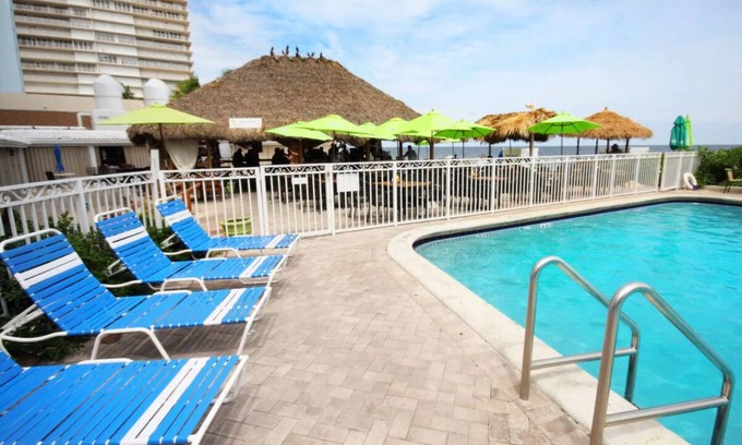 Galt Mile Complejo | Exclusive Beachfront Escape with Pool, Spa & Yoga Classes
