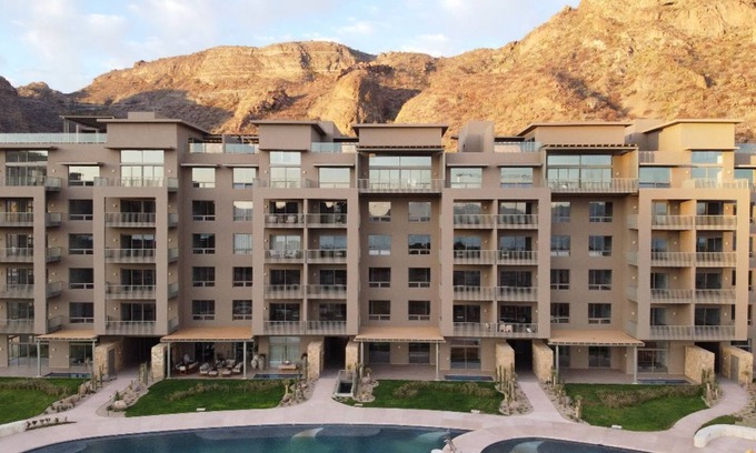 Loreto Apartamento | Exclusive beachfront condo by the TPC Danzante Bay