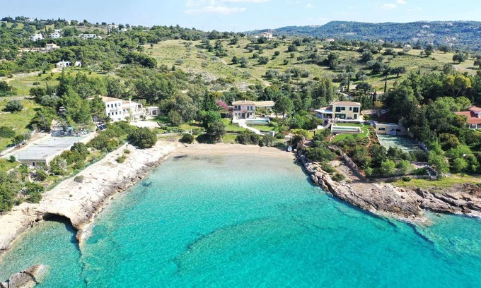 Kilada Villa | Villa Iris-Luxury Beachfront Villa con piscina