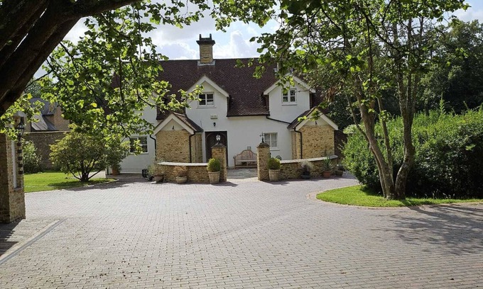 Lingfield Cabaña | Exclusive cottage in the heart of the forest