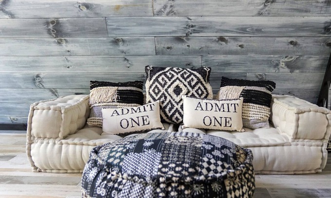 Dobson Cabina | Exclusive Couples Getaway with Romantic Amenities, Private & Beautiful A-Frame